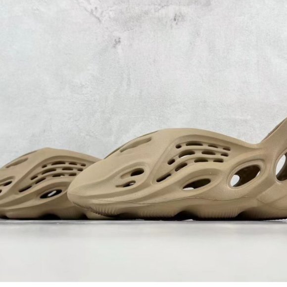 originals yeezy foam runner \